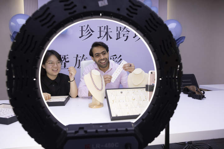 “老外”跨境直播，助推外貿增長_fororder_5