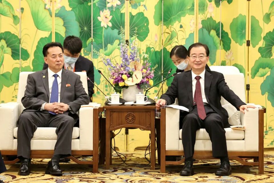 雲南省委書記王寧在昆會見外國駐華使節_fororder_1