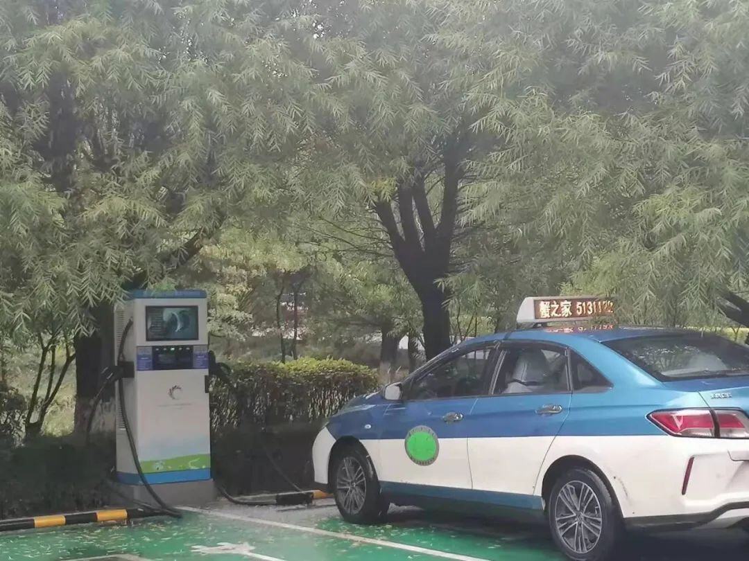 包頭：組合發力釋放更大潛力 新能源汽車消費呈高增長態勢_fororder_3