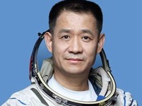 聶海勝：三次“飛天”見證載人航天燦爛征途_fororder_1211203245_16238286350711n