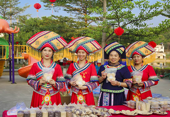 象州縣：志願服務在“重陽” 敬老孝老溢“鄉村”