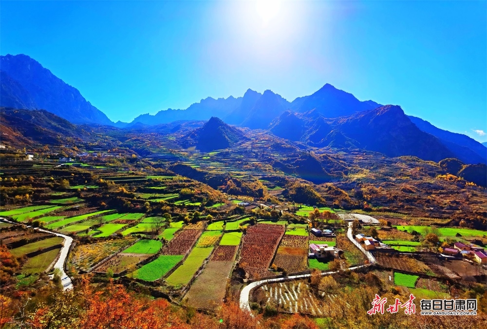 【大美甘肅】甘南：林海曲徑到藏寨 雲端山峰聳奇秀