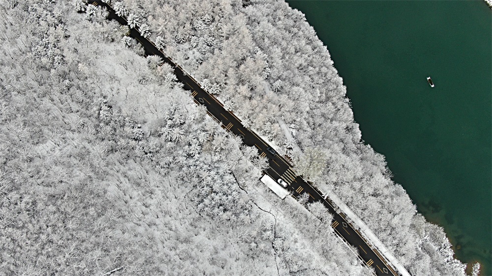 【輪播圖】隴南：湖綠村靜雲繞 雪後官鵝溝水墨畫一般_fororder_7