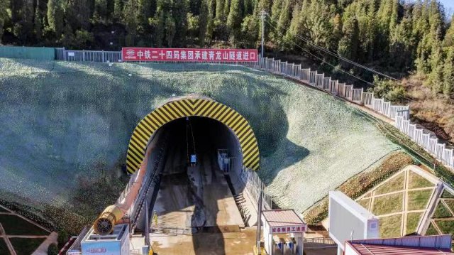 渝昆高鐵昆明段首座隧道貫通