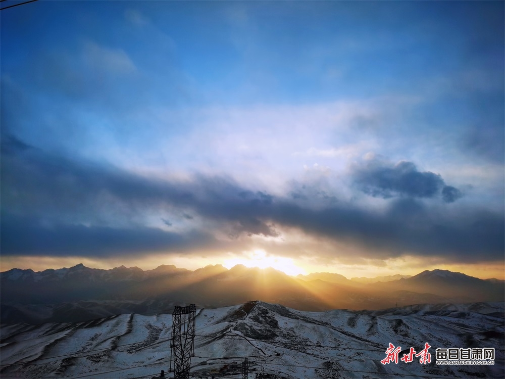 【輪播】武威天祝烏鞘嶺現“霞鋪雲”景觀_fororder_5