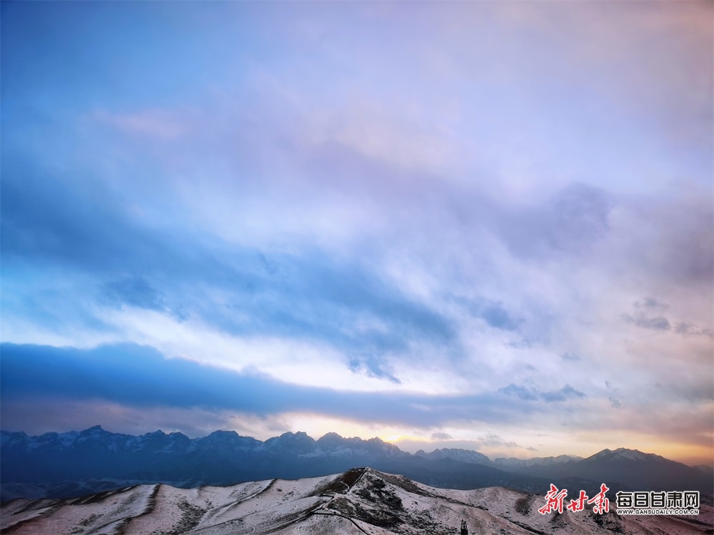 【輪播】武威天祝烏鞘嶺現“霞鋪雲”景觀_fororder_3