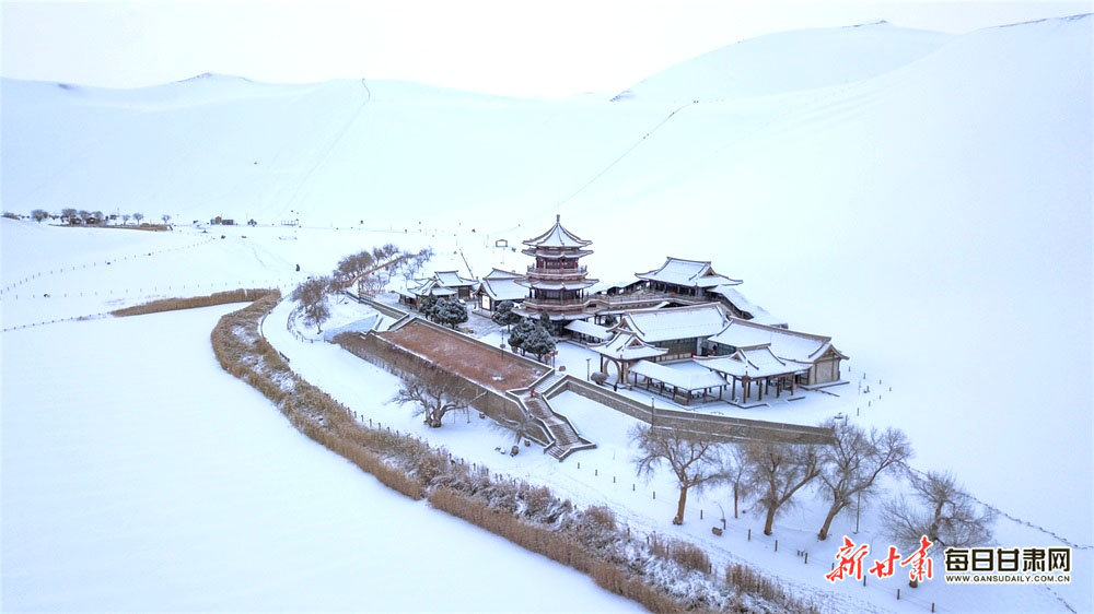 酒泉：瑞雪迎新春 敦煌景如畫_fororder_5