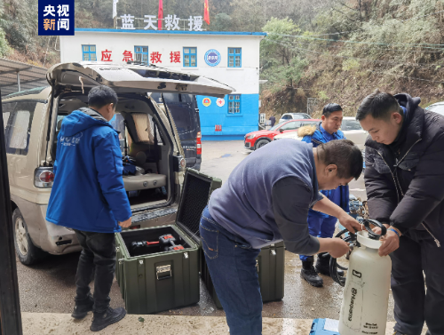 中國救援隊包機抵達土耳其 另有多支中國力量趕赴災區