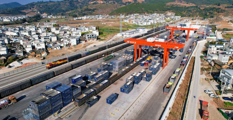 雲南大瑞鐵路大保段首個春運客貨兩旺_fororder_4