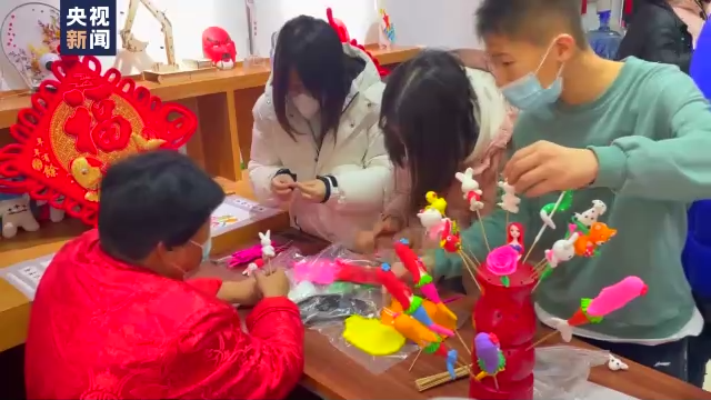 春節越來越近 過年氣氛在各地洋溢