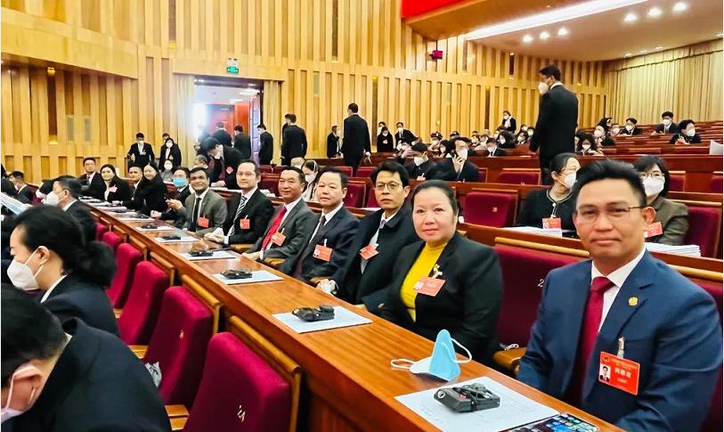 駐昆領事官員高度評價雲南省人大會議_fororder_1