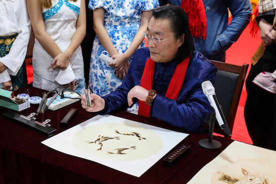 Blending the Chinese Flavor with the International Style, International Students Gather in Shenyang to Celebrate the Preliminary Eve of the Lunar New Year_fororder_遼寧頻道-“中國味”對話“世界范” 海外留學生相聚瀋陽過小年1221