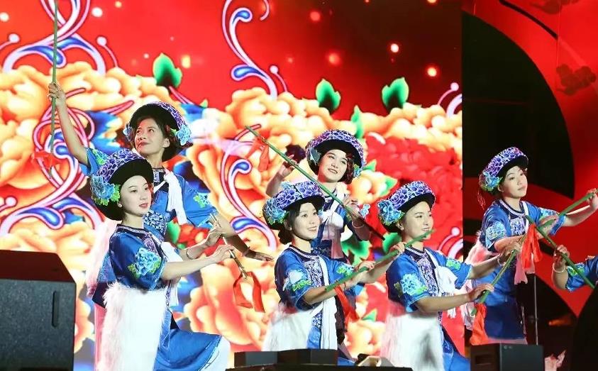 麗江市古城區“2023年春晚”打造“春晚+網絡”新模式_fororder_2