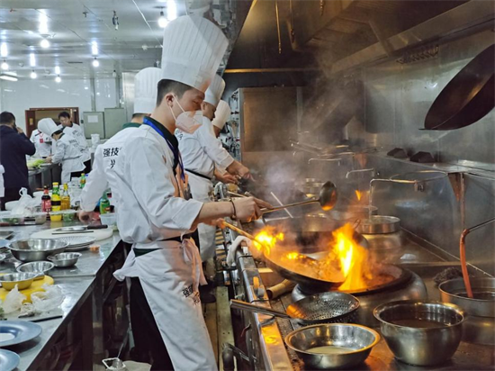 A Feast for Top Chefs! First Liaoning Cuisine Chef Competition Kicks Off in Liaoyang_fororder_圖片1