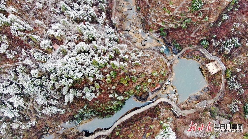 【輪播圖】隴南：千年摩崖落春雪 成州西狹著水墨_fororder_2