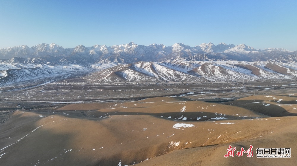 【輪播】武威天祝：雪山冰峰相擁 山巒草原寧靜_fororder_5