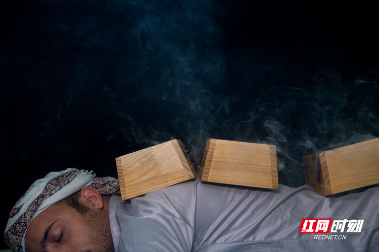 超興奮！外國留學生在湖南組團體驗中醫魅力