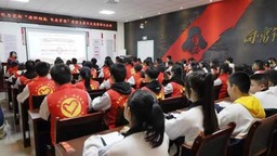“旗幟領航”宣講團公益宣講活動在銀川雷鋒紀念館舉行