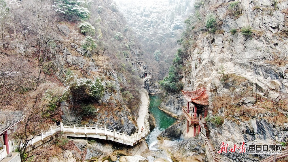 【輪播圖】隴南：千年摩崖落春雪 成州西狹著水墨_fororder_4