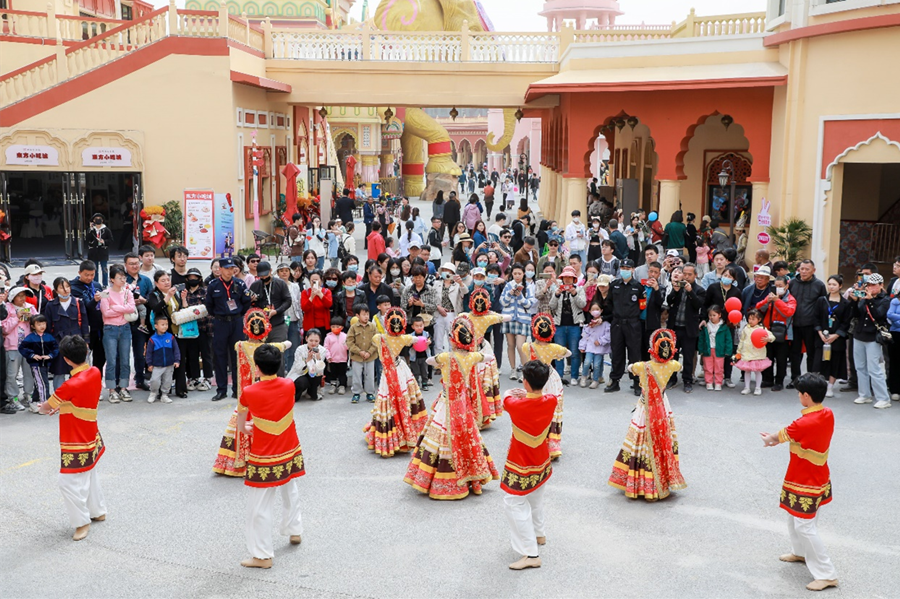 La mise en service à titre d'essai de Silk Road Paradise, un nouveau point de repère du tourisme culturel  dans la province du Shaanxi_fororder_圖片6_副本
