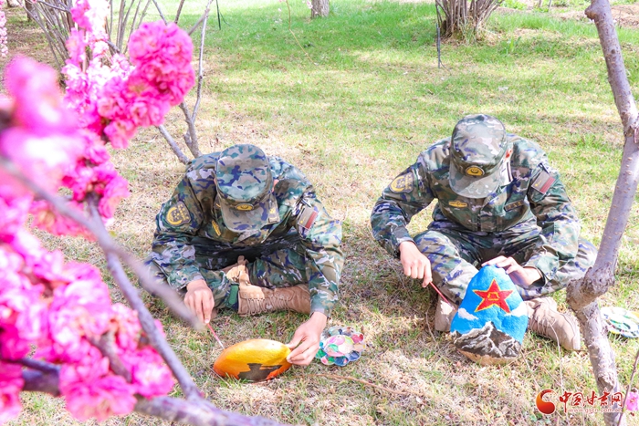 白銀：軍營的石頭會“説話”_fororder_4