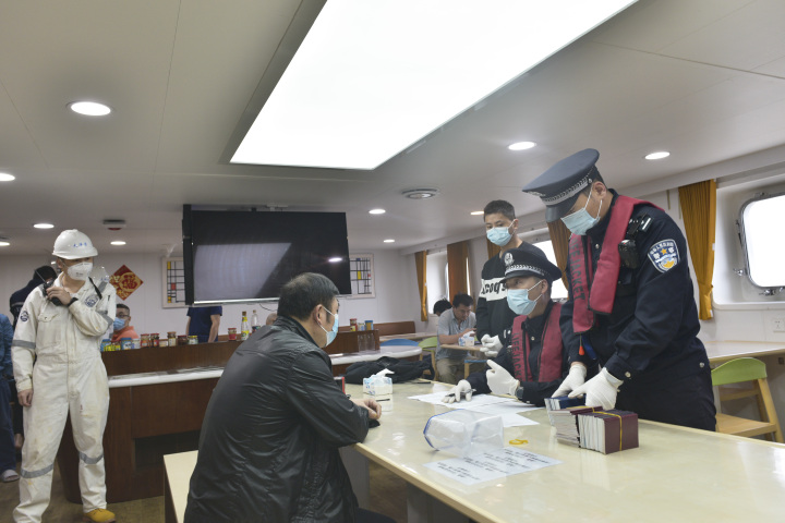 “大洋”號科考船完成首個科考航次任務後從舟山口岸入境_fororder_1683457658467_6457867ad3e83800018e4707