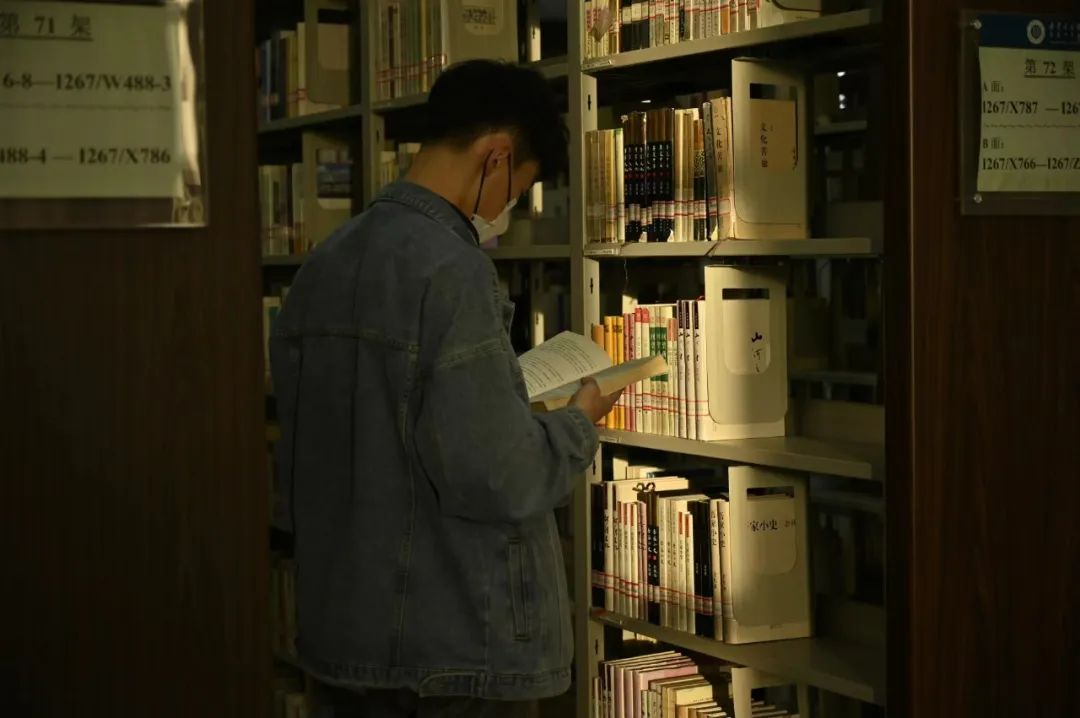 青春正是讀書時 | 感受內蒙古學子的“沉浸式閱讀”_fororder_640 (2)