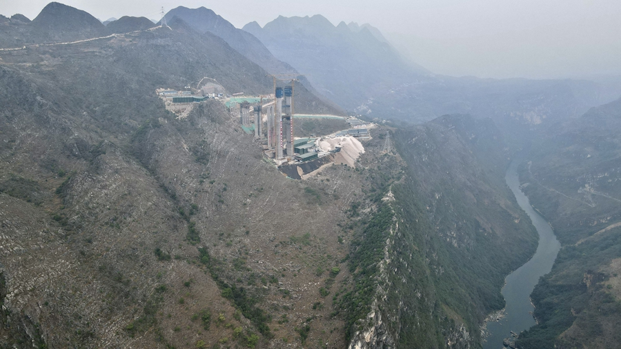 Steadily Progressing Construction of World-class Huajiang Canyon Bridge in Guizhou_fororder_圖片4