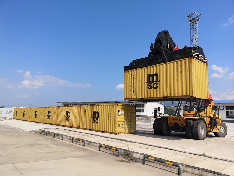 天天食品公司首批進口500噸緬甸碎米到達湖南懷化國際陸港_fororder_1