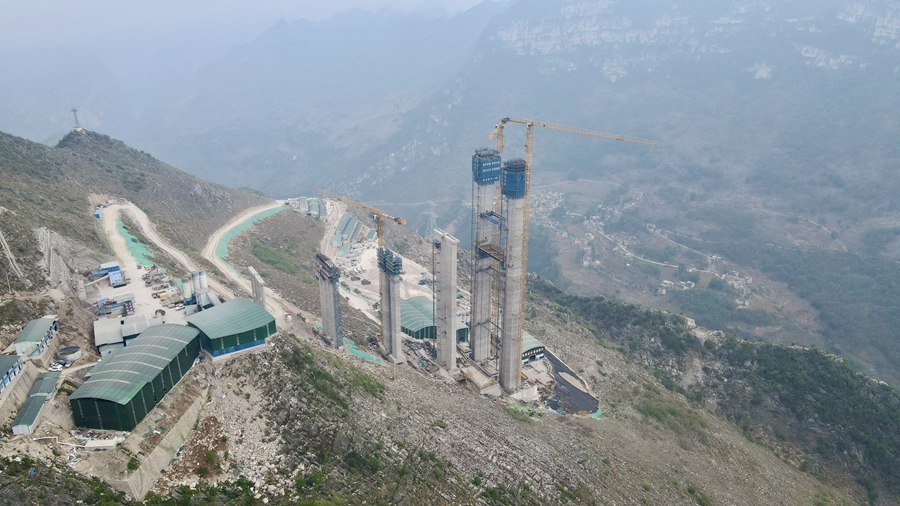 Steadily Progressing Construction of World-class Huajiang Canyon Bridge in Guizhou_fororder_圖片2