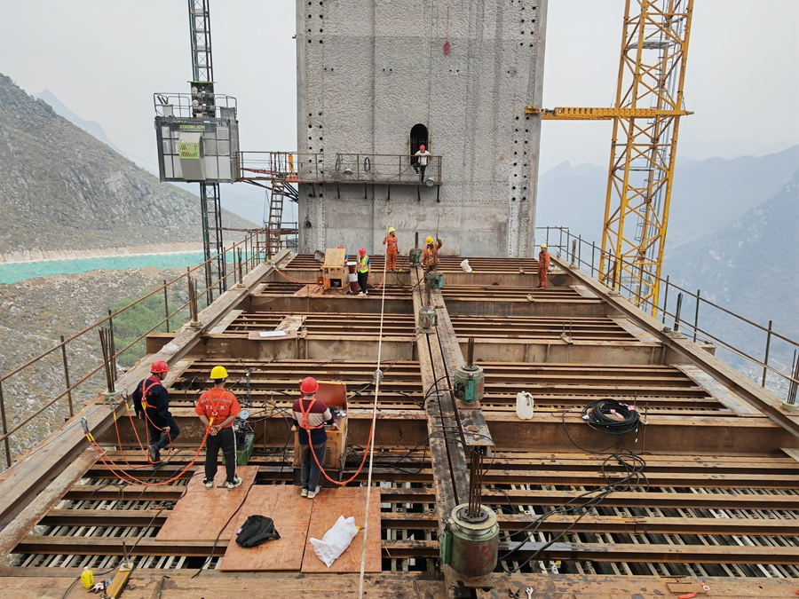 Steadily Progressing Construction of World-class Huajiang Canyon Bridge in Guizhou_fororder_圖片5