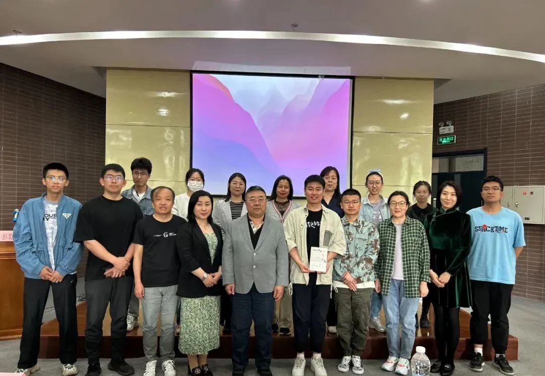 內蒙古大學圖書館舉辦鮑磊新書《飛走的鼓樓》分享會_fororder_微信圖片_20230529151749