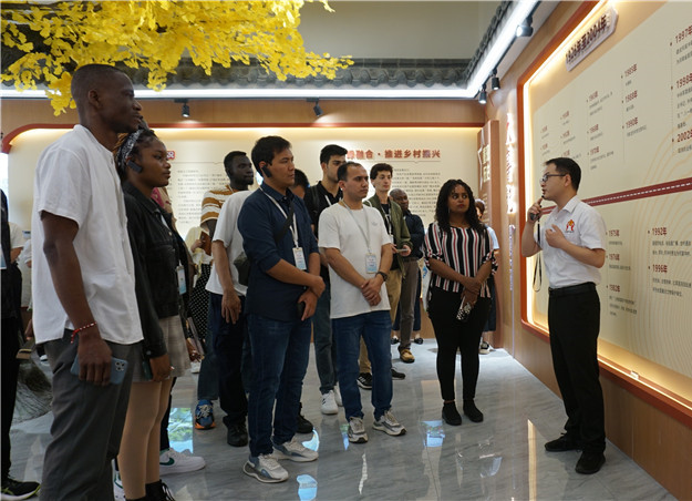 Belt and Road Global Youth Tour to Henan, Xinyang - Henan in a Foreigner's Eyes_fororder_圖片2