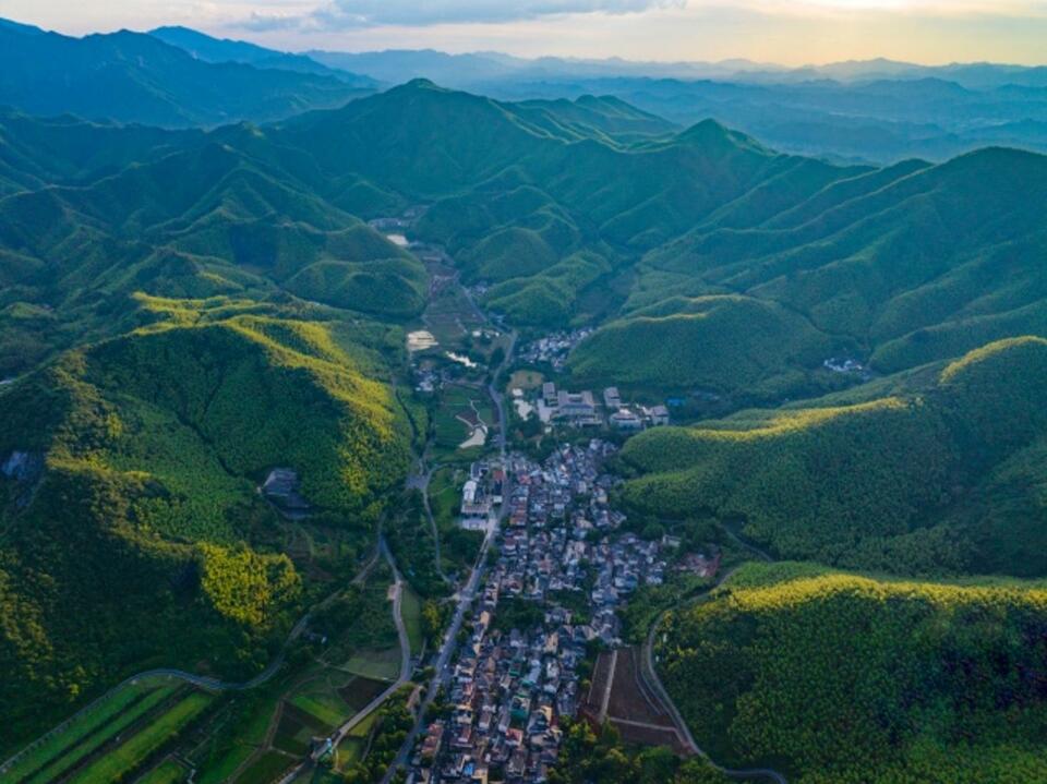 綠水青山  生態興則文明興_fororder_微信截圖_20230802085041