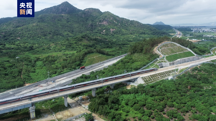 首趟車發出！廣汕高鐵今天上午正式開通運營