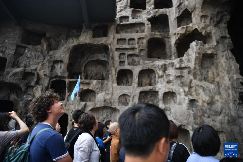 Longmen Grottoes in Luoyang Received 1.3 Million Tourists in Summer Vacation_fororder_圖片4
