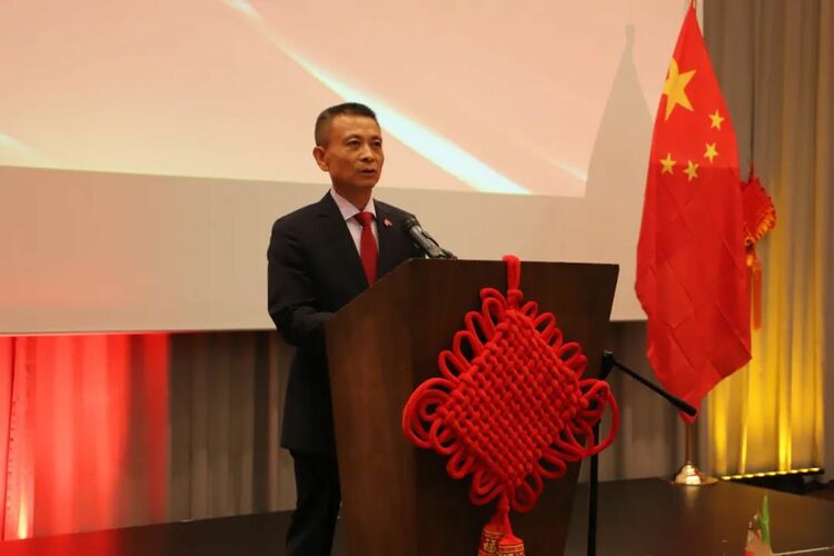 中國駐革但斯克總領館舉行國慶74週年招待會 樊曉東總領事出席並致辭_fororder_圖片1