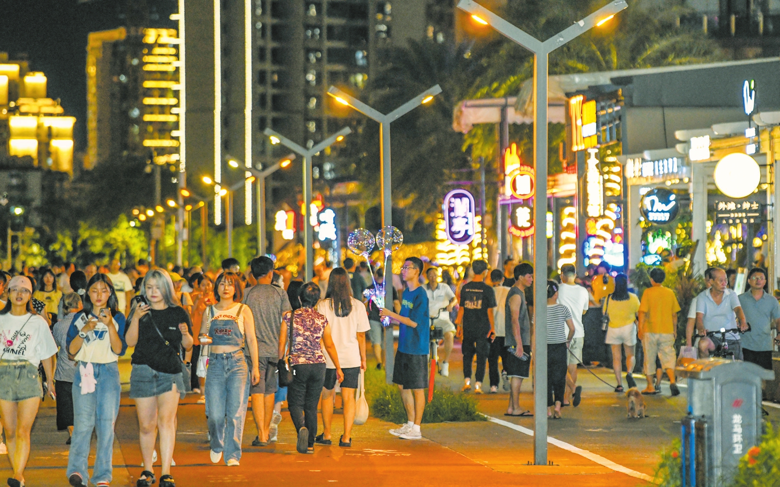 海口灣文旅融合引客來 旅遊新場景 越夜越精彩_fororder_5b741bd149479f222bff35c9616796e4