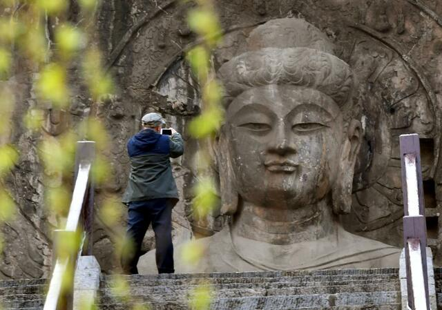 Longmen Grottoes: the Eternal Art_fororder_圖片2