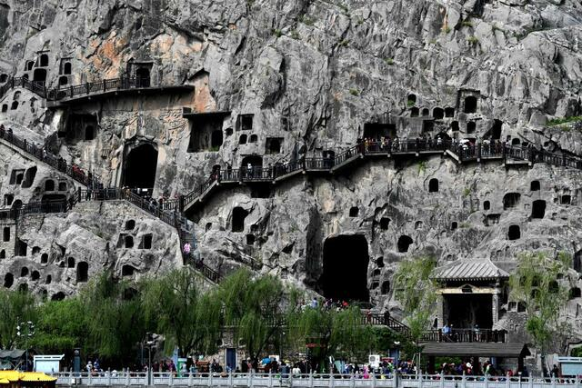 Longmen Grottoes: the Eternal Art_fororder_圖片3