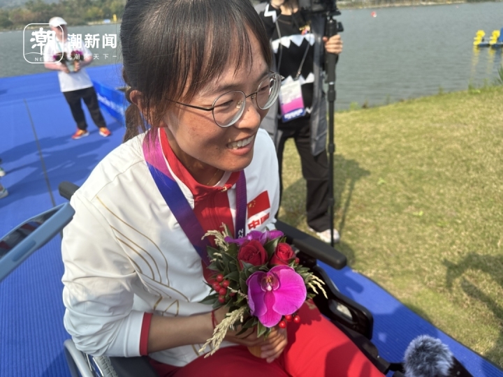 奪金日，也是生日！中國姑娘收穫個人首金後，全場觀眾對她説“生日快樂”