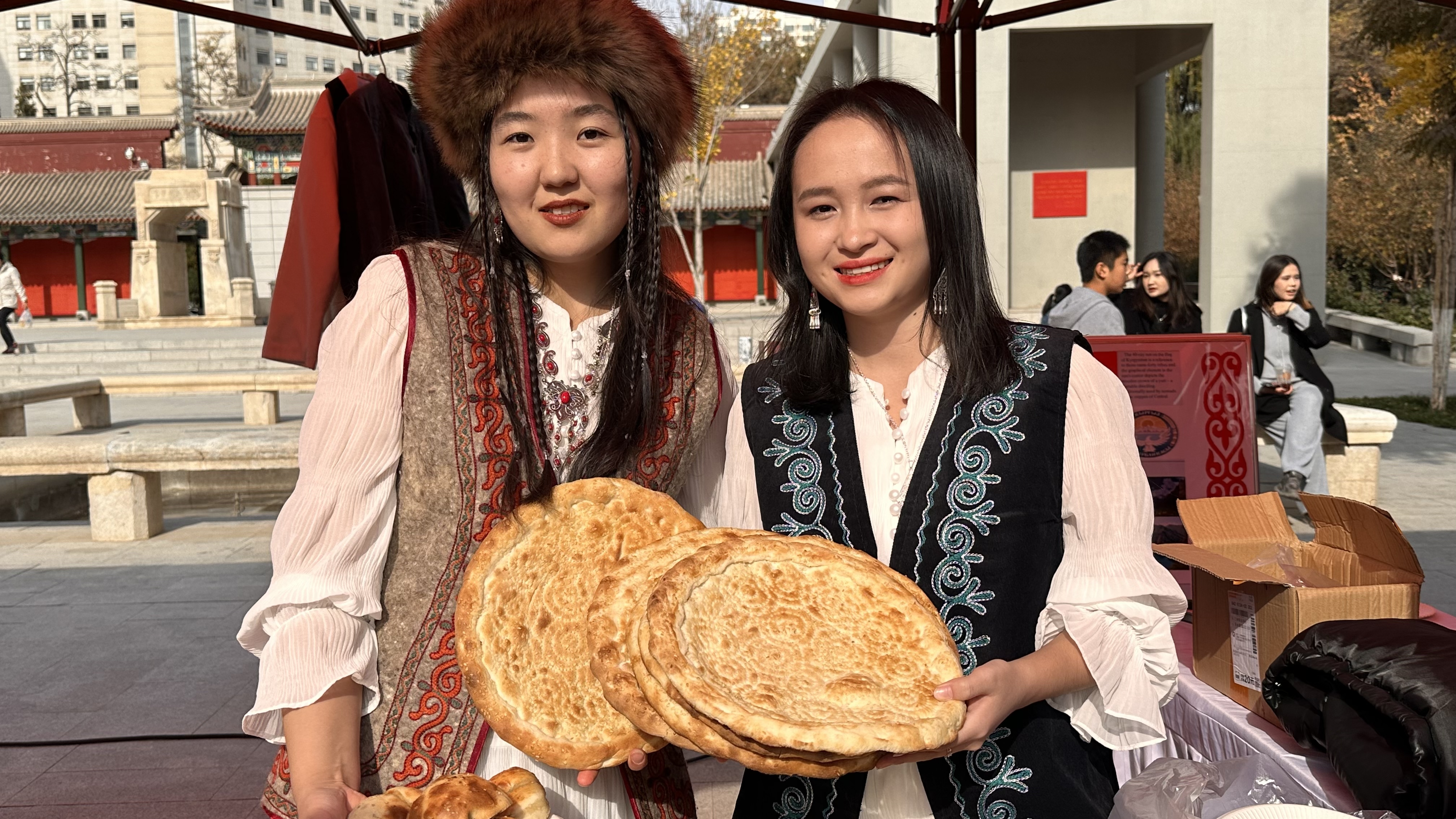 “一帶一路心相印”國際文化節在蘭州大學舉行_fororder_WechatIMG127
