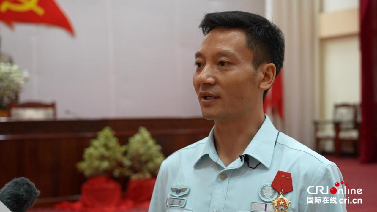 中國軍隊第九批援老醫療專家組獲老撾國防部授勳_fororder_圖片3