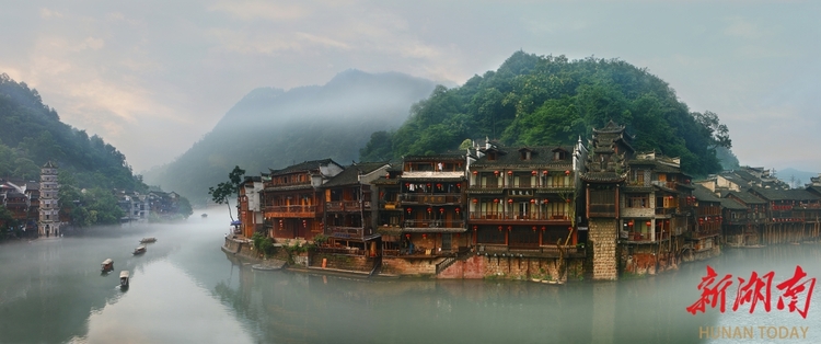 鳳凰古城旅遊區確定為國家5A級旅遊景區