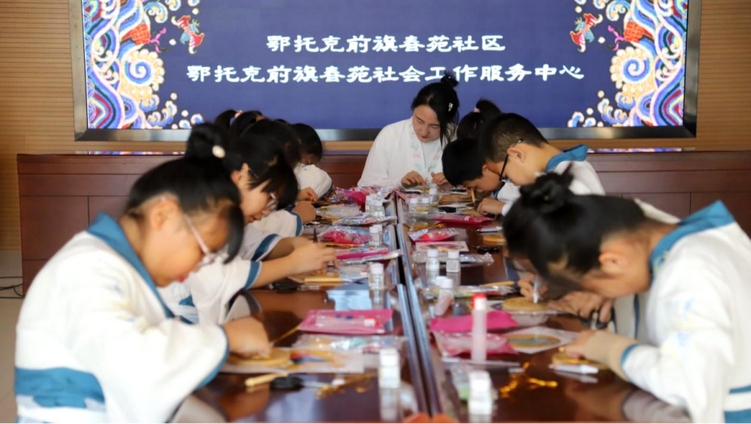 鄂托克前旗：愛心託管  護航少年兒童  假期生活_fororder_222