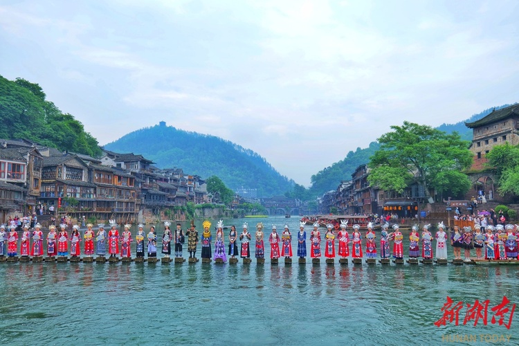 鳳凰古城旅遊區確定為國家5A級旅遊景區