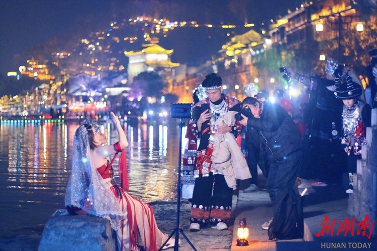 鳳凰古城旅遊區確定為國家5A級旅遊景區