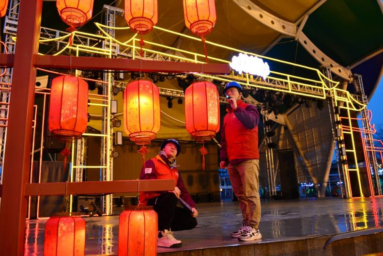Shanghai Happy Valley Lantern Festival: Power Supply Personnel Ensure Safety and Reliability, Welcoming a Joyous and Auspicious Festival_fororder_圖片1