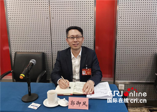 【機遇中國 共話兩會】中國將以智慧向善為目標發展人工智能_fororder_eb033507f85f402585b461c21c604e4b