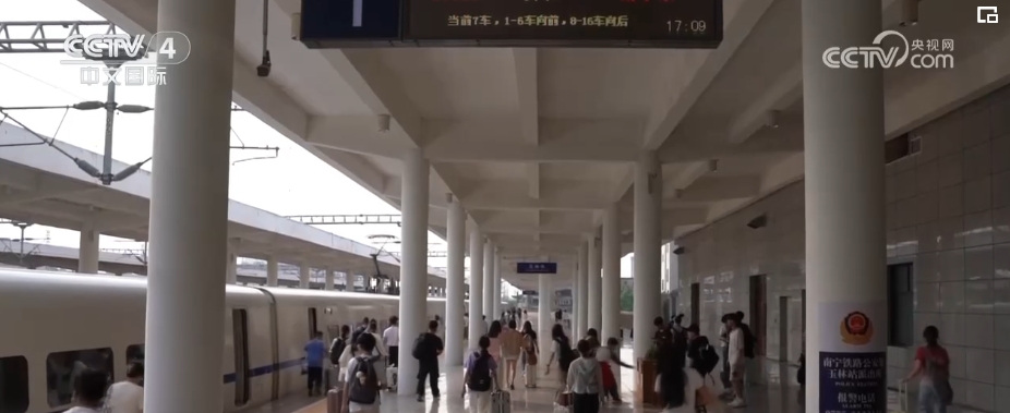 銷售火熱、熱度升高！消費場景豐富多樣 “五一”假期旅遊市場活力迸發